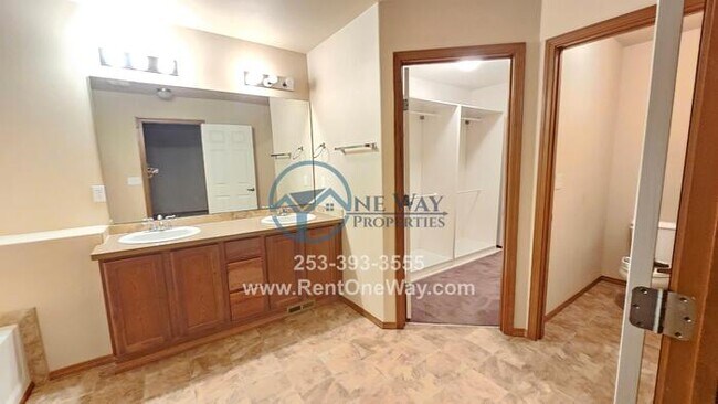 Building Photo - 121 177th St E