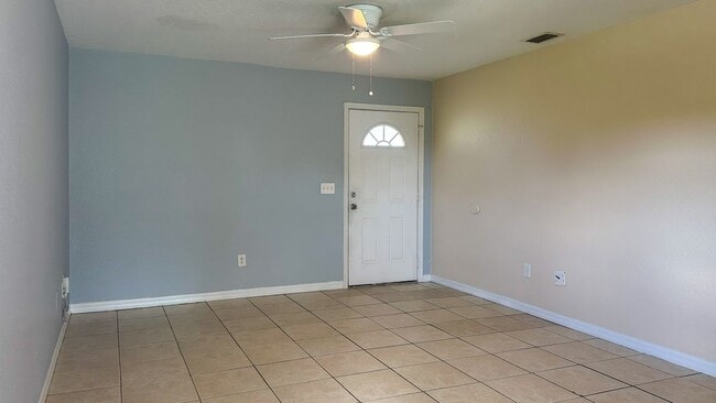 Building Photo - 6944 Rosemont Dr