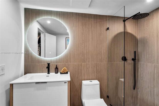 Building Photo - 7441 Wayne Ave