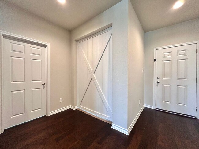 Building Photo - 3/BR 3.5/BS Two-Story Home with Large Bedr...