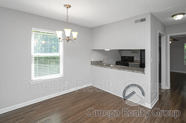 Building Photo - 1936 2nd St NE