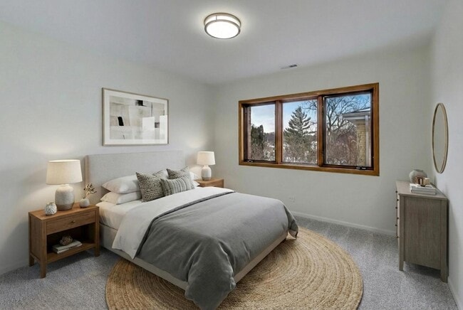 Building Photo - 1209 E Davis St