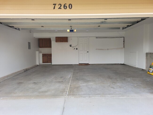 Building Photo - 7260 Julynn Rd