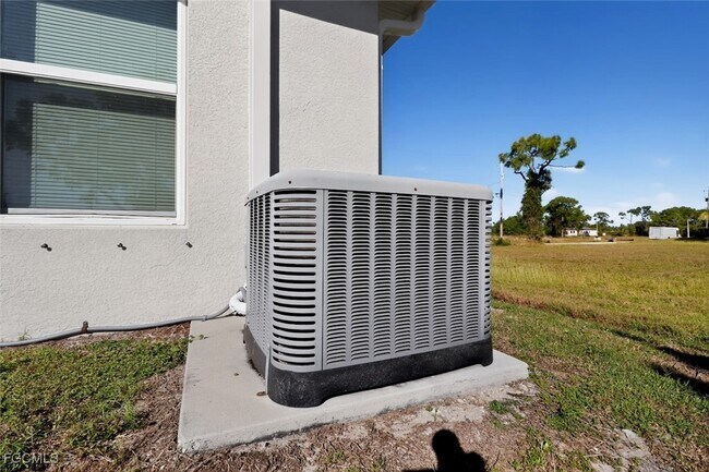 Building Photo - 4301 NW 36th Pl