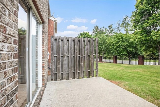 Building Photo - 2279 Hawks Bluff Trail NW