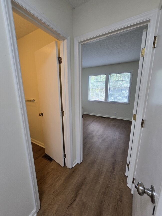 Building Photo - 118 Chaucer Ct
