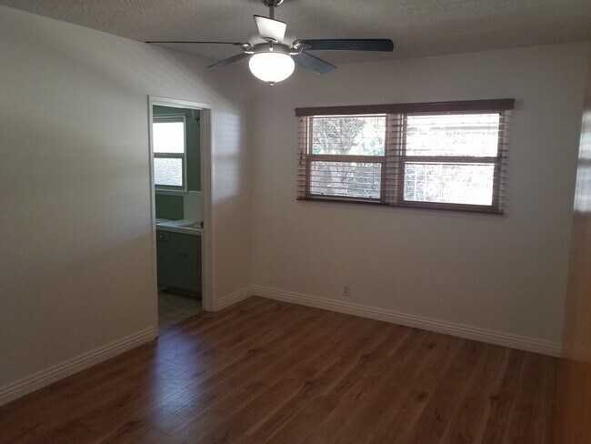 Building Photo - 4 Bedroom Mid-Century Classic Fullerton Ho...