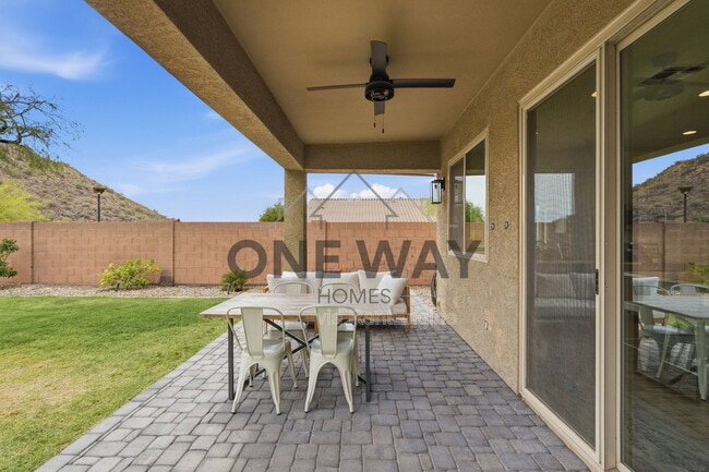Building Photo - 8953 E Hillview St