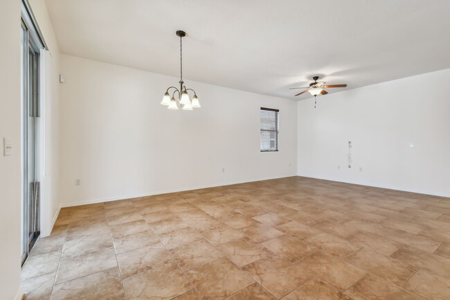 Building Photo - 1232 Canyon Oaks Dr