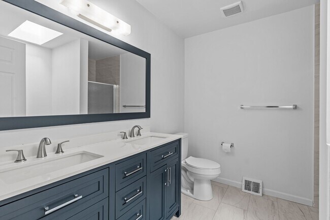 Building Photo - 14 Aster Way