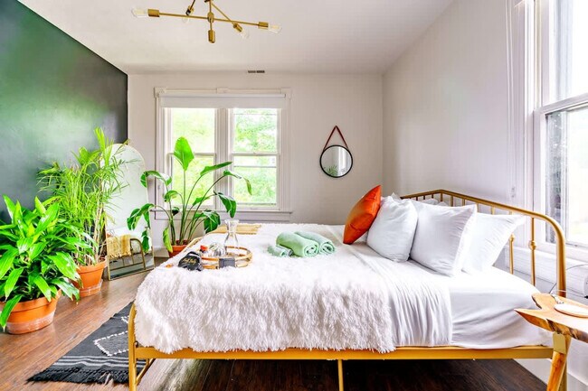 Building Photo - 241 W Water St