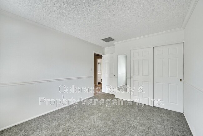 Building Photo - 2430 S Eagle Way