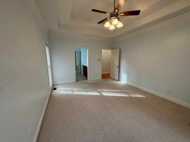 Building Photo - Available to Show