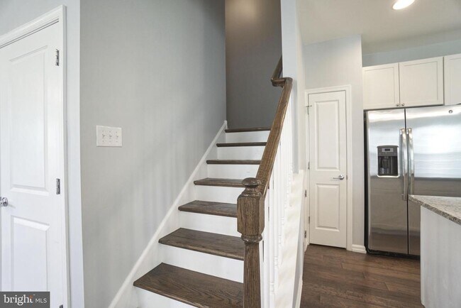 Building Photo - 1003 Chapman Cir