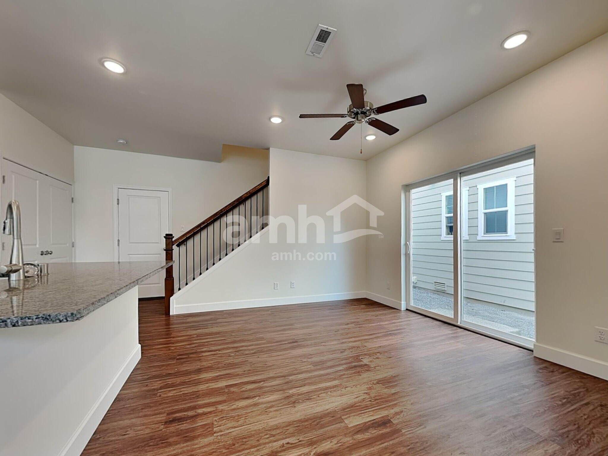 Building Photo - 33013 Lookout Ln