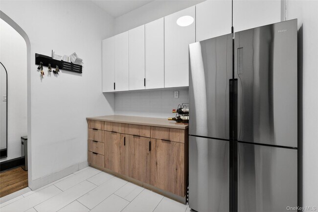 Building Photo - 407 West Dr