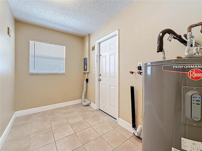 Building Photo - 8345 81st Ct N