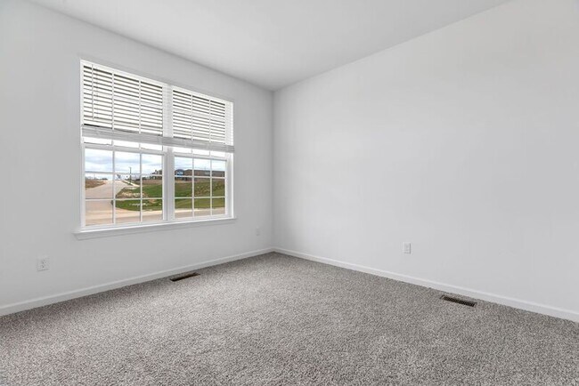 Building Photo - 710 Alban Aly