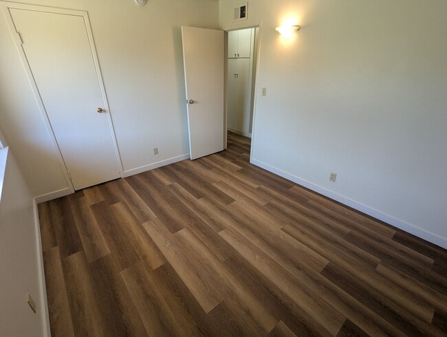 Building Photo - 3943 Constellation Rd