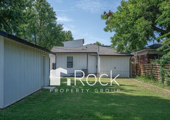 Building Photo - Contemporary 2 Bedroom plus Office/Bonus Room with Loft near Uptown and Plaza Districts   ~One Mo...