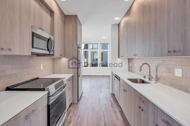 Building Photo - 2505 E Union St