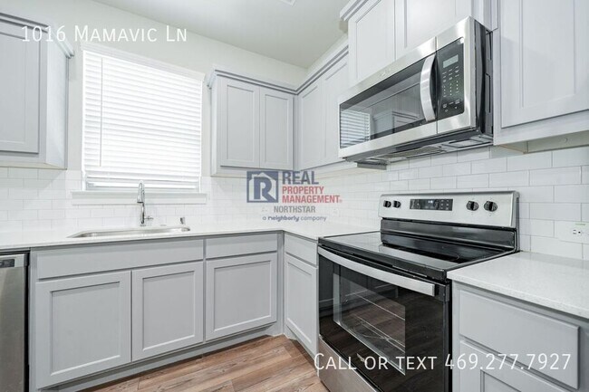 Building Photo - 1016 Mamavic Ln