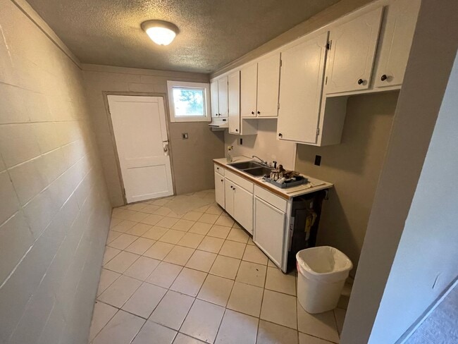 Building Photo - 2 Bedroom House near Little Easonburg Intersection