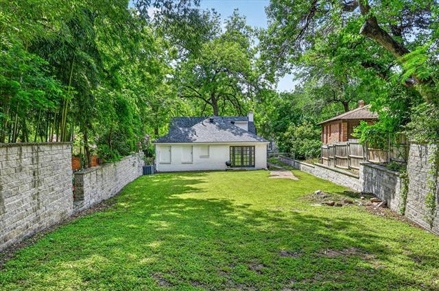 Building Photo - 304 Appian Way