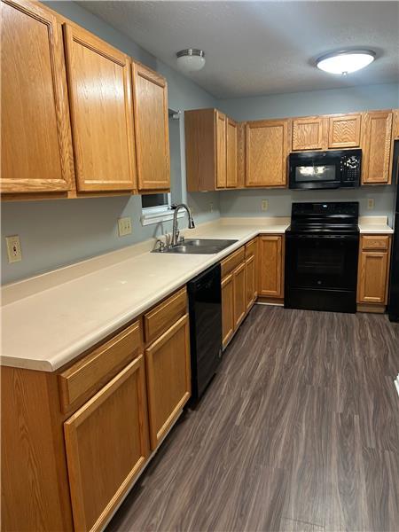 Building Photo - 580 Rosebud Cir