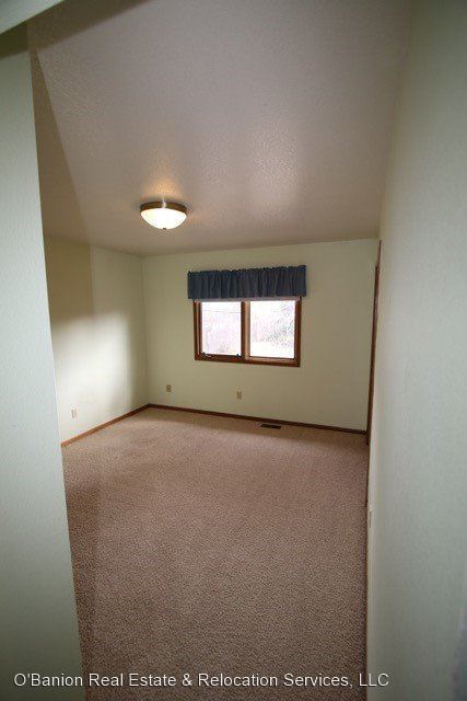 Building Photo - 5 br, 3 bath House - 12901 Trent Circle