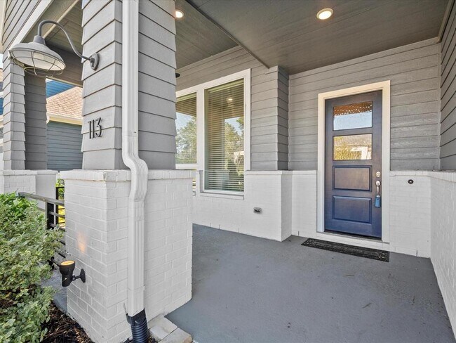 Building Photo - 113 S Ocotillo Ridge
