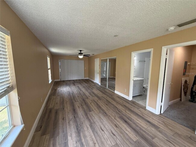 Building Photo - 313 Dirksen Dr