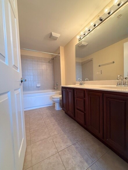 Building Photo - 238 E Irving Park Rd