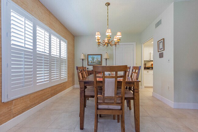 Building Photo - 5151 Jimmy Buffett Mem Hwy