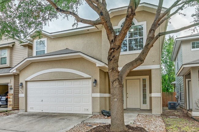 Building Photo - BEAUTIFUL 3-BEDROOM HOME NEAR MEDICAL CENTER