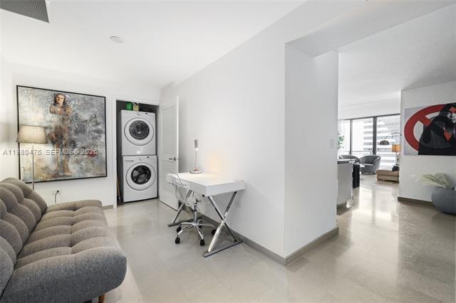 Building Photo - 88 SW 7th St