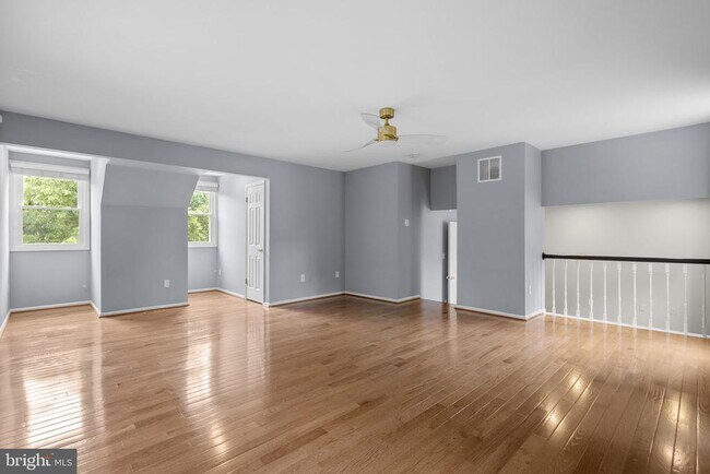 Building Photo - 1119 Halesworth Dr