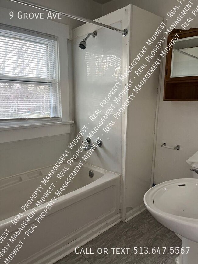 Building Photo - 9 Grove Ave