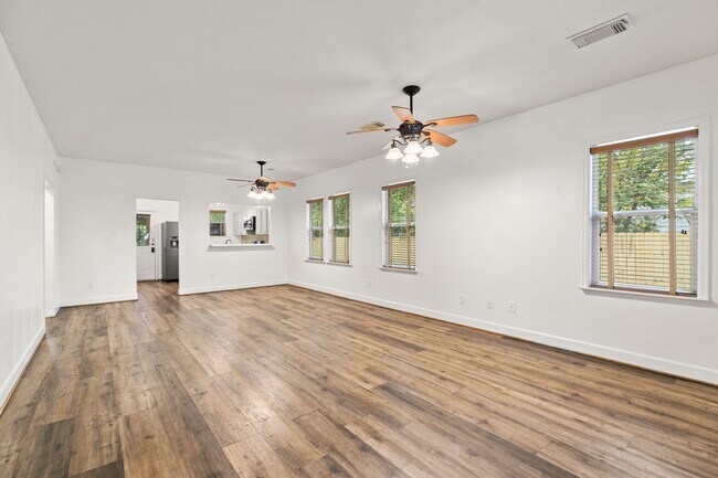 Building Photo - 1912 Shearn St