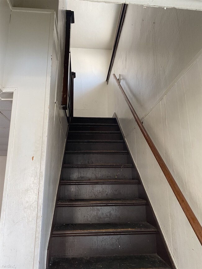 Building Photo - 3 br, 1 bath House - 902 West McClure Avenue