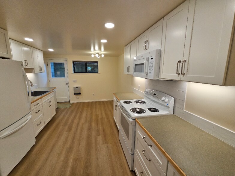 Building Photo - 6311 NE 196th St