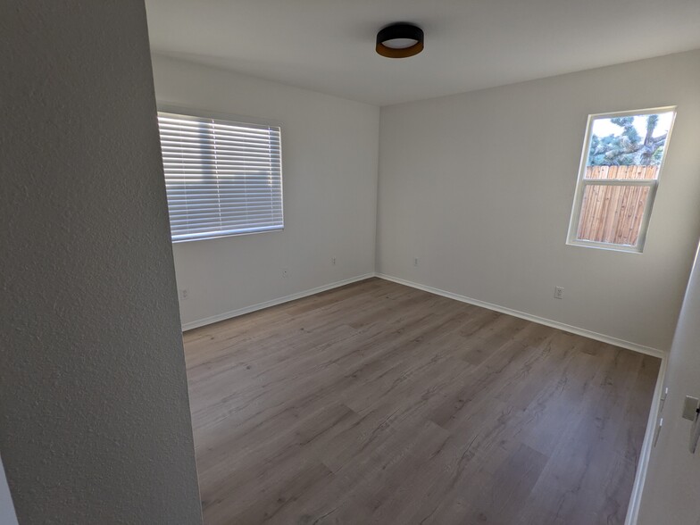 room - 7154 Barberry Ave
