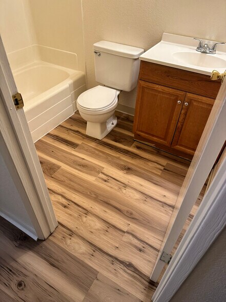 Building Photo - 425 Aspen Way