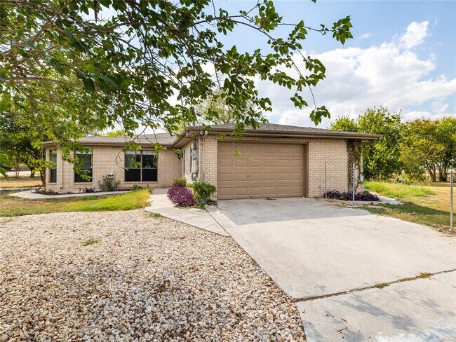 Building Photo - 148 Discovery Ln