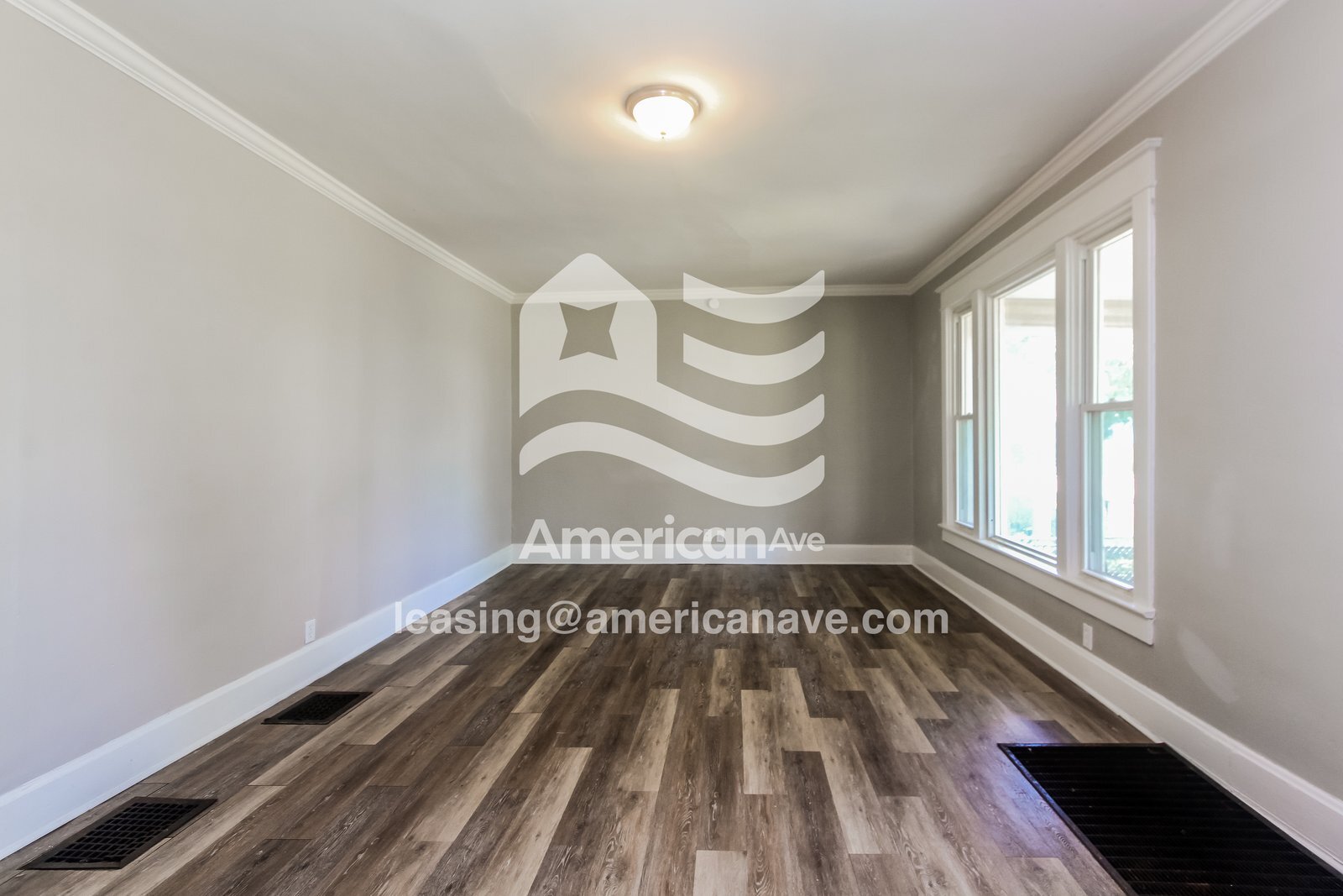 Building Photo - 1055 W 33rd St