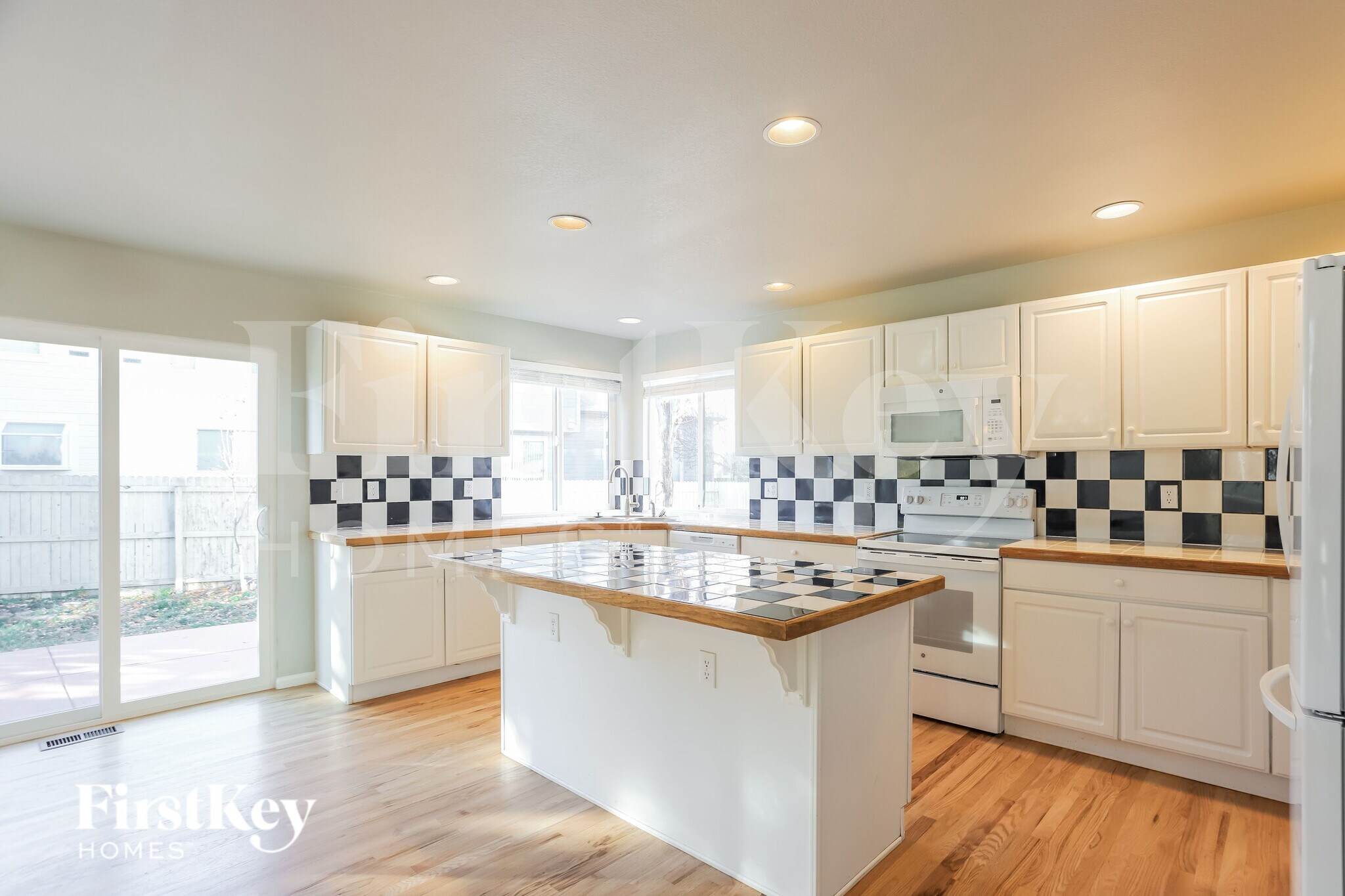 Building Photo - 19032 E Whitaker Pl