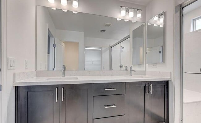 Building Photo - 8056 Haywood Estate Ave