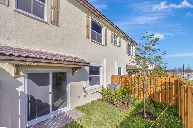 Building Photo - 2546 SE 29th St