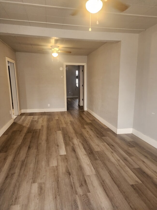 Building Photo - 111 W Locust Ave