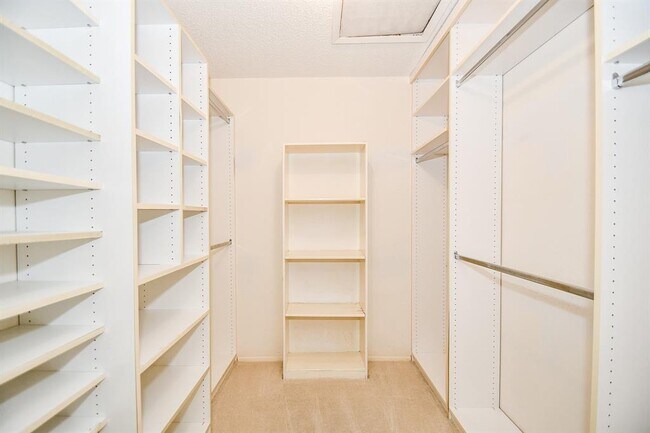 Building Photo - 3200 S Gessner Rd